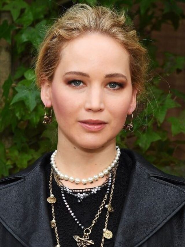 Jennifer Lawrence complains about gender pay gap